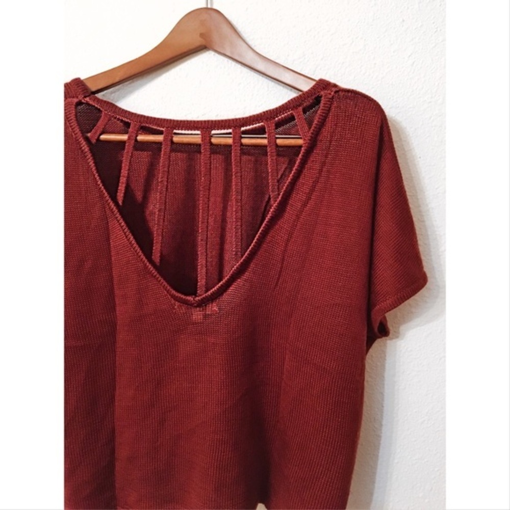 Umgee open back knit top nwot